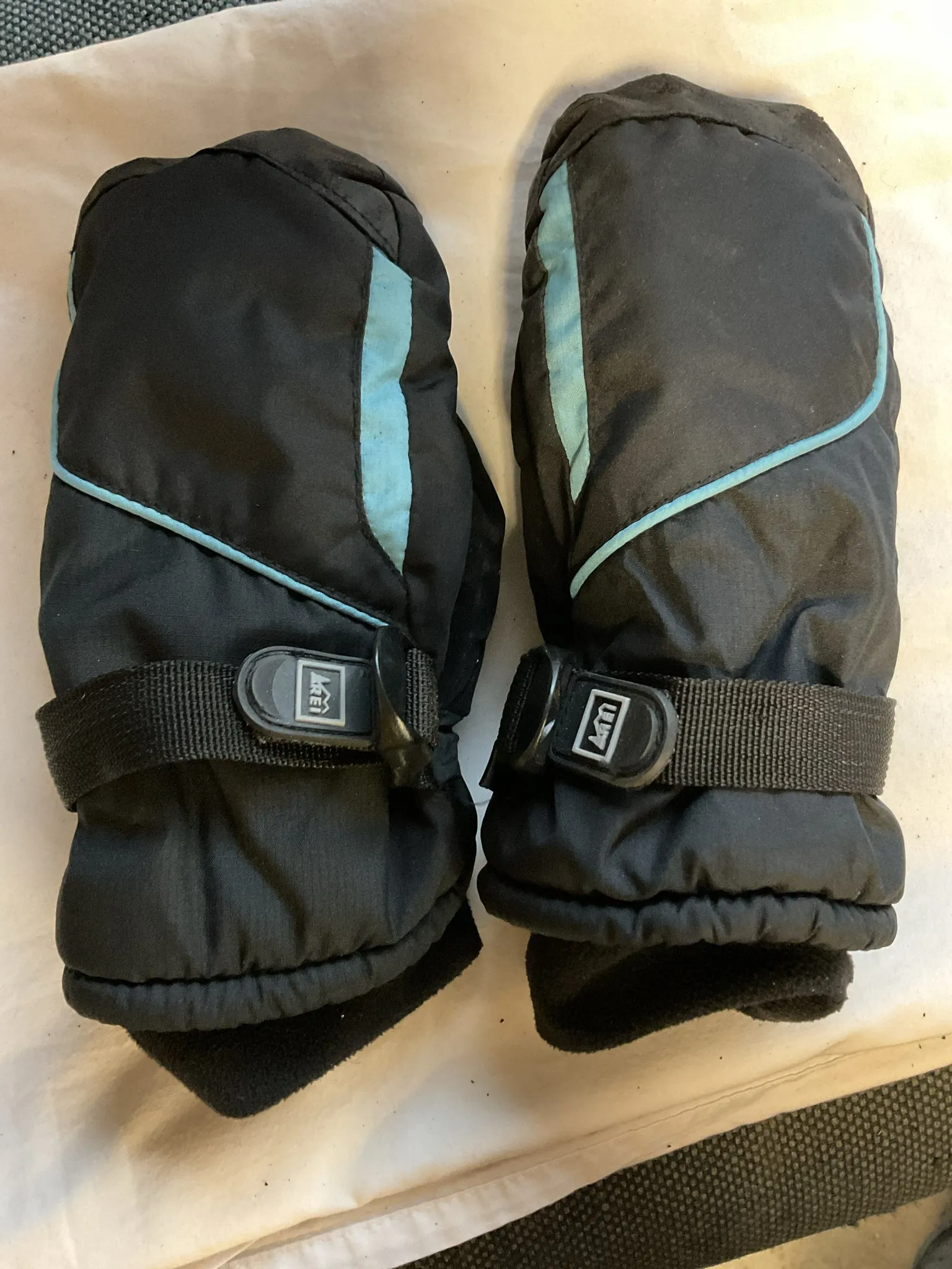 REI Mittens Kid's Small 6